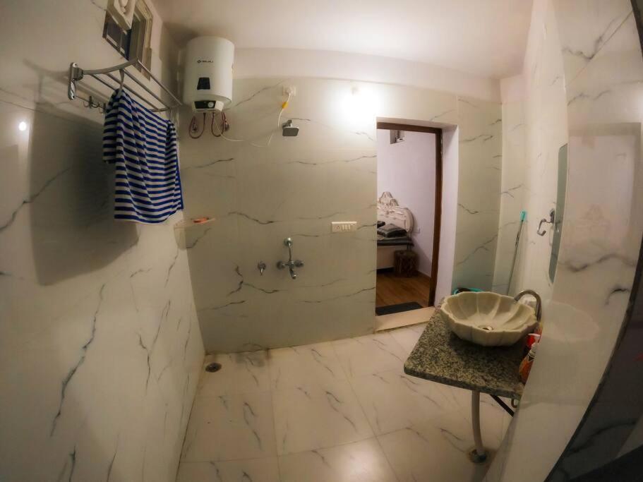 Blue Door Villa By Homeyhuts Rājpur 外观 照片