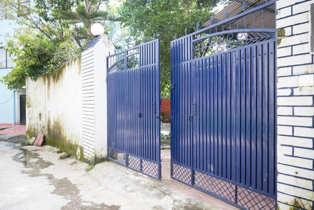 Blue Door Villa By Homeyhuts Rājpur 外观 照片